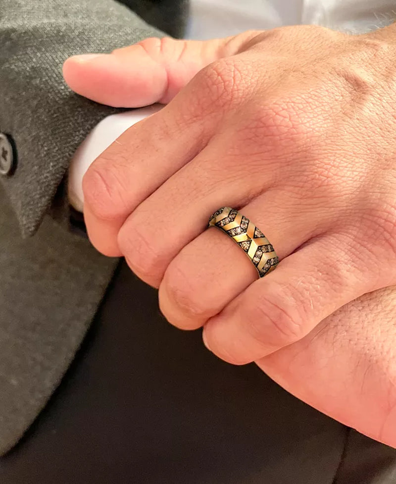 Chocolatier® Men’s Chocolate Diamond Chevron Band in 14K Gold (3/4 Ct. T.W.)