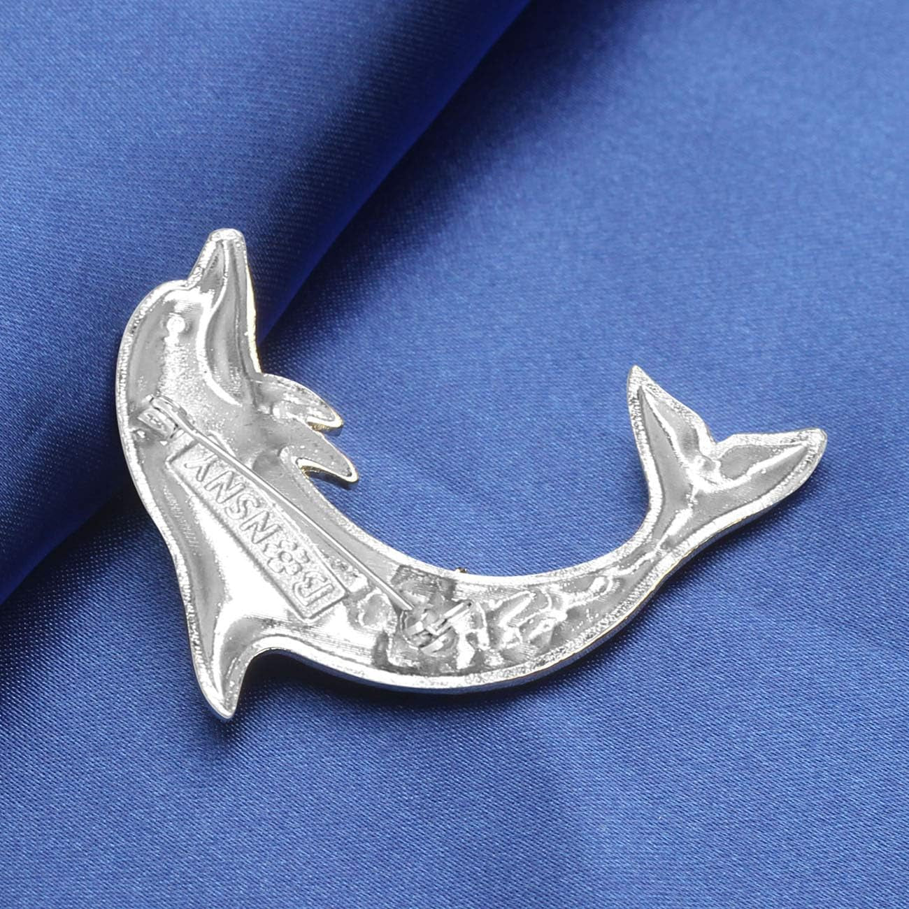 🐬 Cute Floral Enamel Dolphin Brooch – Dainty Pin for Women & Girls