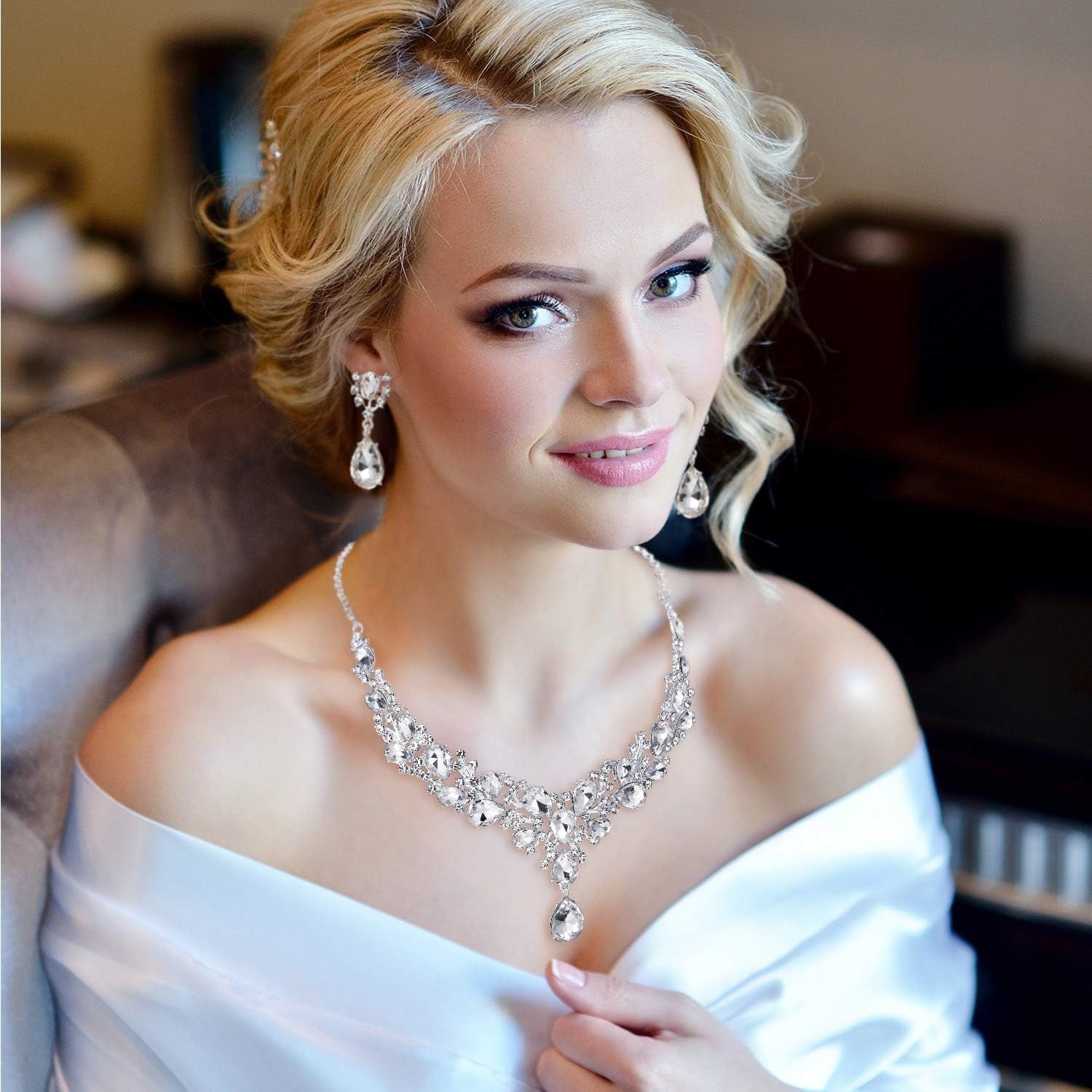 Bridal Teardrop Cluster Crystal Jewelry Set for Women – Necklace & Earrings Set for Weddings, Brides, and Formal Events
