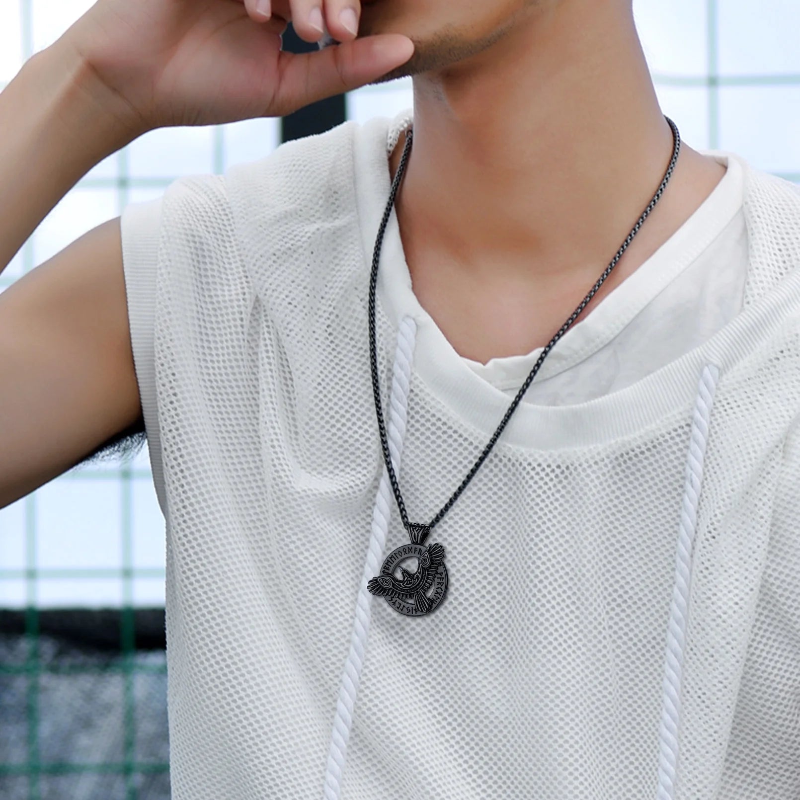 π‘οΈ Viking Raven Necklace for Men β Black Stainless Steel Norse Rune Pendant | Retro Crow Amulet Jewelry Gift for Friends, Sons, Grandsons, or Birthdays