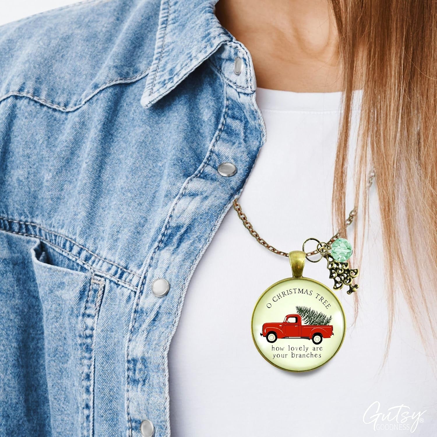 🎄 Red Truck Christmas Theme Necklace – Vintage Holiday Charm Jewelry