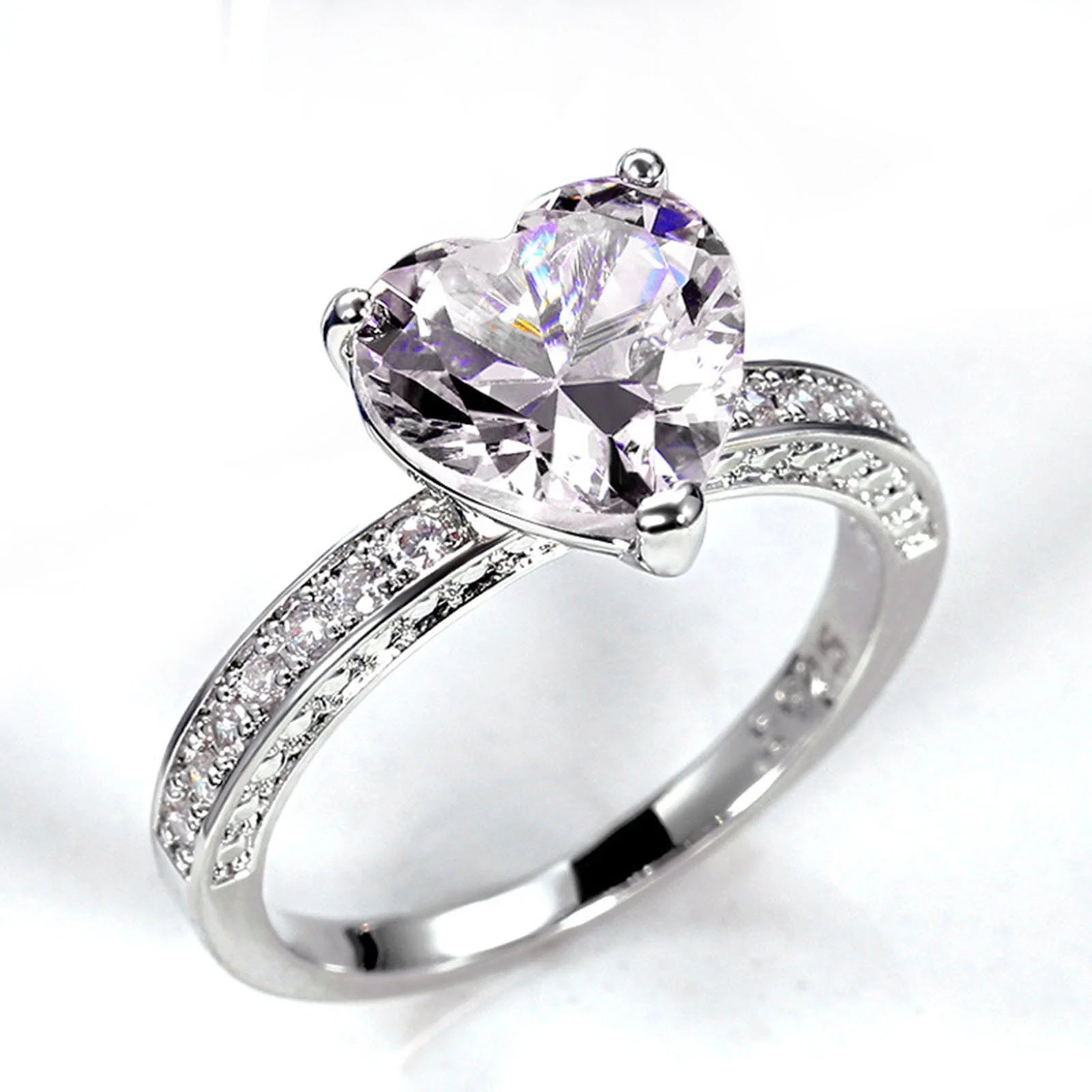 💍 Heart-Shaped Zircon Wedding Ring for Women – Elegant Alloy Engagement Jewelry