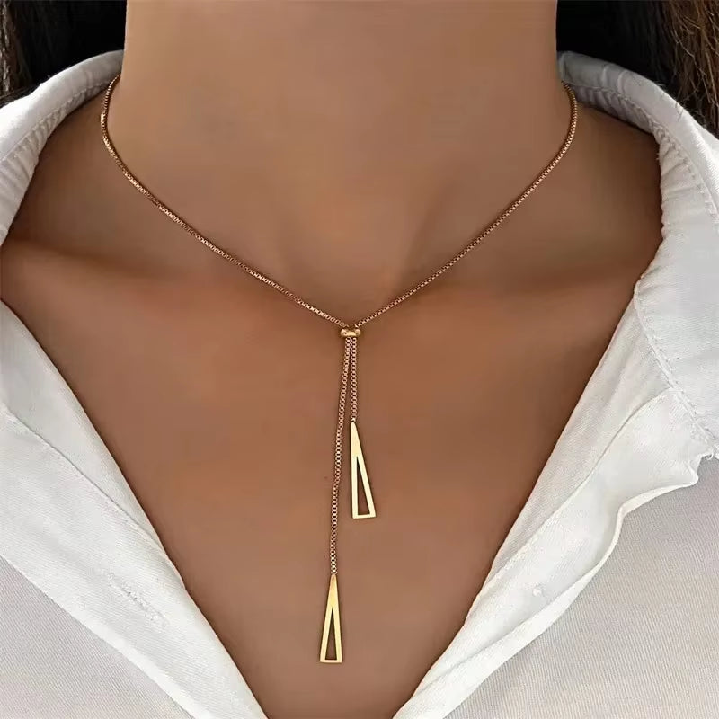 Silver Horizon Triangle Pendant Necklace – Minimalist Geometric Jewelry for the Modern Muse