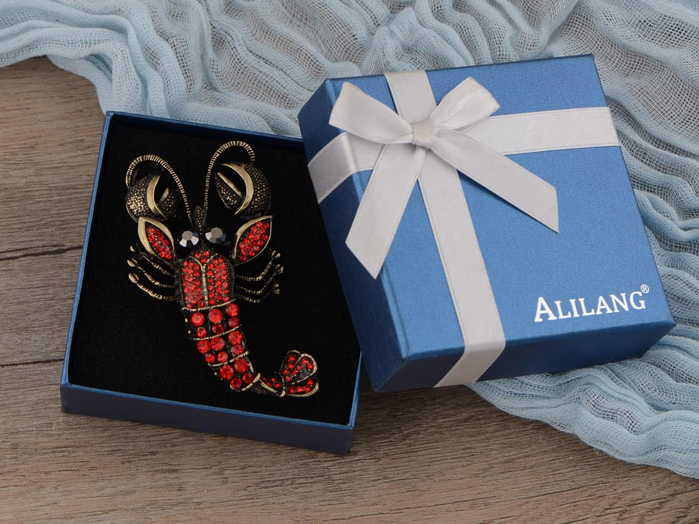 Vintage-Inspired Crystal Rhinestone Lobster Fashion Pin – Elegant Retro Brooch