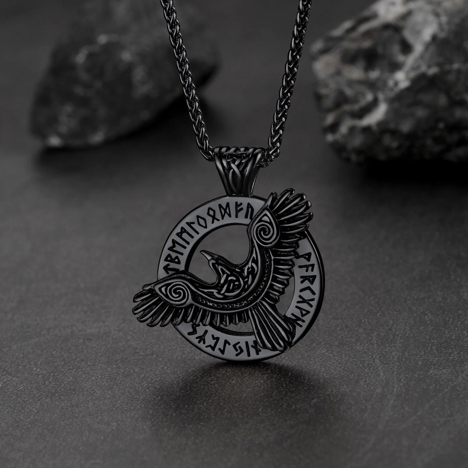 🛡️ Viking Raven Necklace for Men – Black Stainless Steel Norse Rune Pendant | Retro Crow Amulet Jewelry Gift for Friends, Sons, Grandsons, or Birthdays