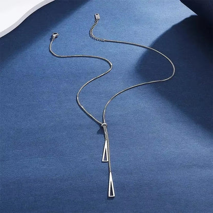 Silver Horizon Triangle Pendant Necklace – Minimalist Geometric Jewelry for the Modern Muse