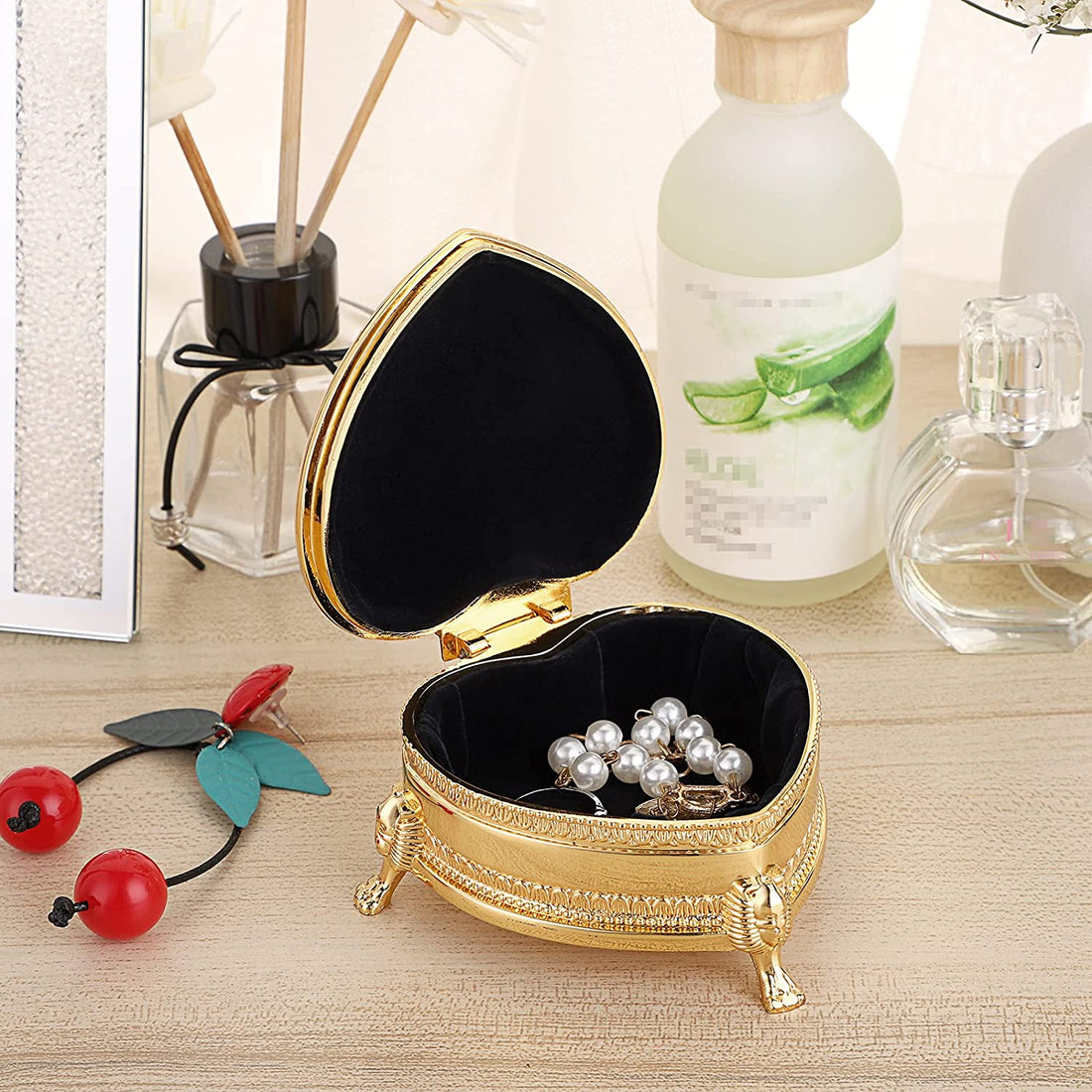 Vintage Metal Jewelry Box – Antique Flower Carved Heart-Shaped Trinket Organizer for Women