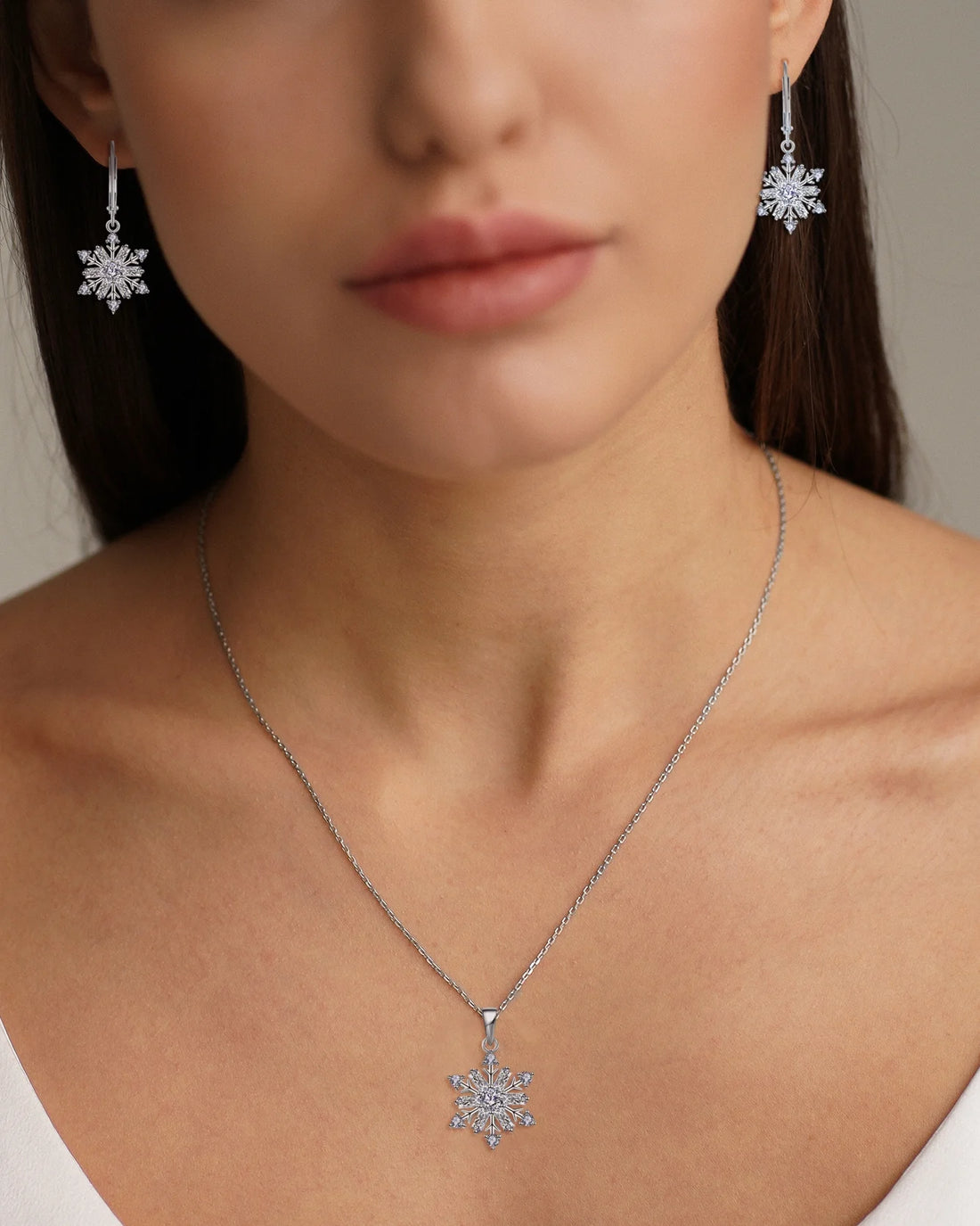 ❄️ 925 Sterling Silver Snowflake Necklace with April Cubic Zirconia Pendant  Elegant Christmas Jewelry Gift for Women