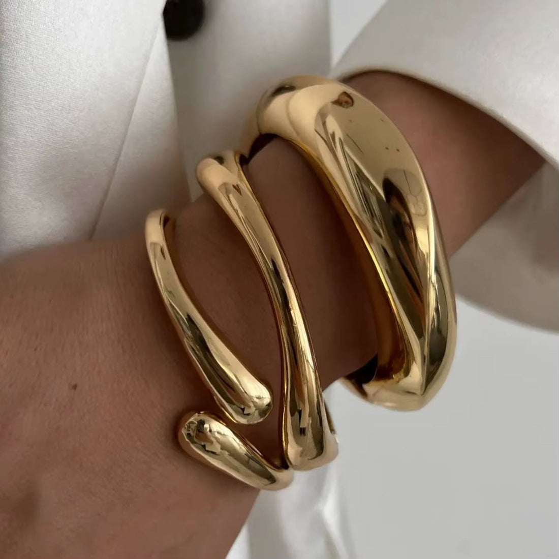 Vintage Vibe Cuff Bangles – Bold Geometry Meets Urban Gold &amp; Silver Shine