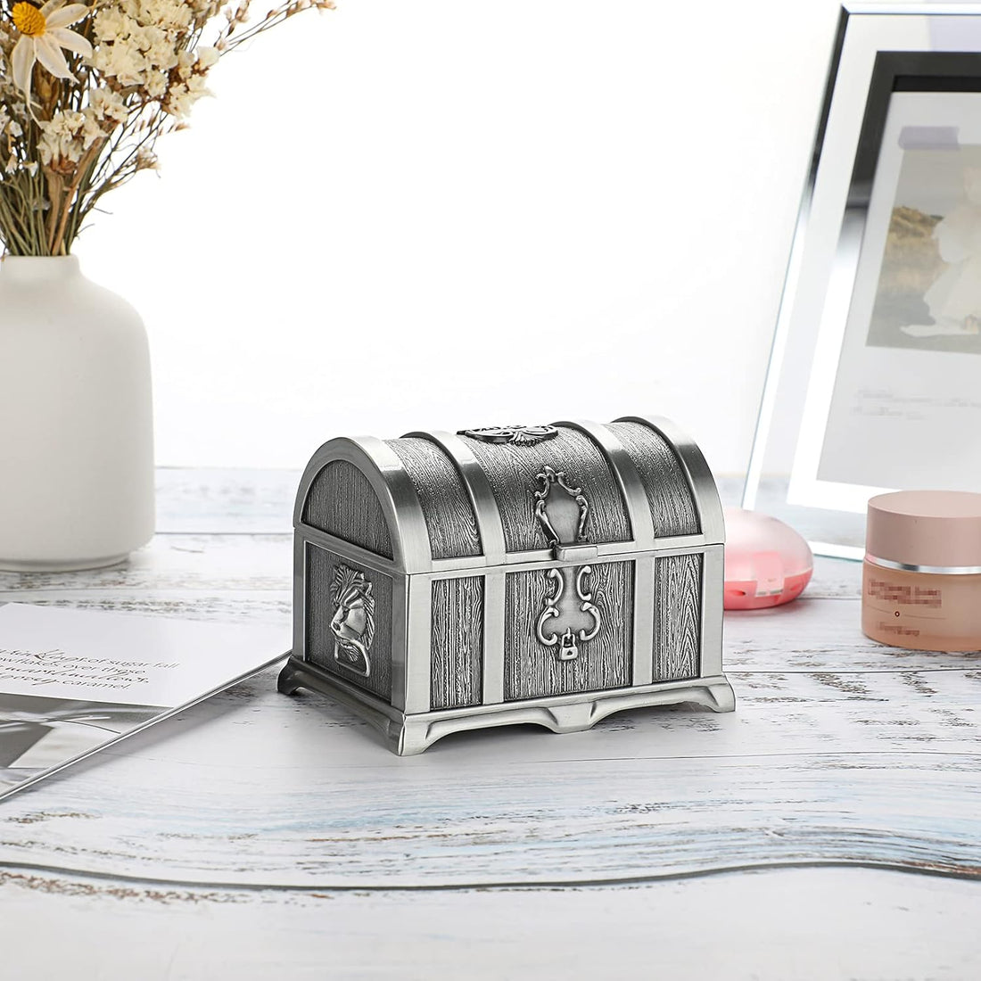 Vintage Metal Jewelry Box Treasure Trinket Chest – Small Metallic Grey Keepsake Case for Rings, Earrings, Necklaces – Medium Size Gift Holder for Women