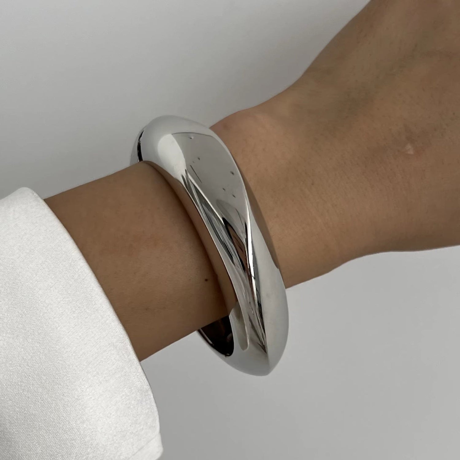 Vintage Vibe Cuff Bangles – Bold Geometry Meets Urban Gold &amp; Silver Shine