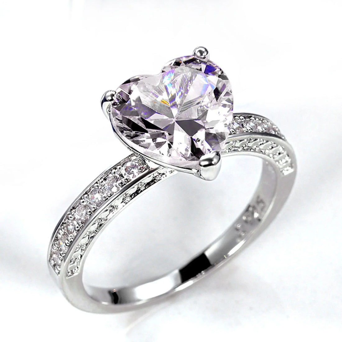 💍 Heart-Shaped Zircon Wedding Ring for Women – Elegant Alloy Engagement Jewelry