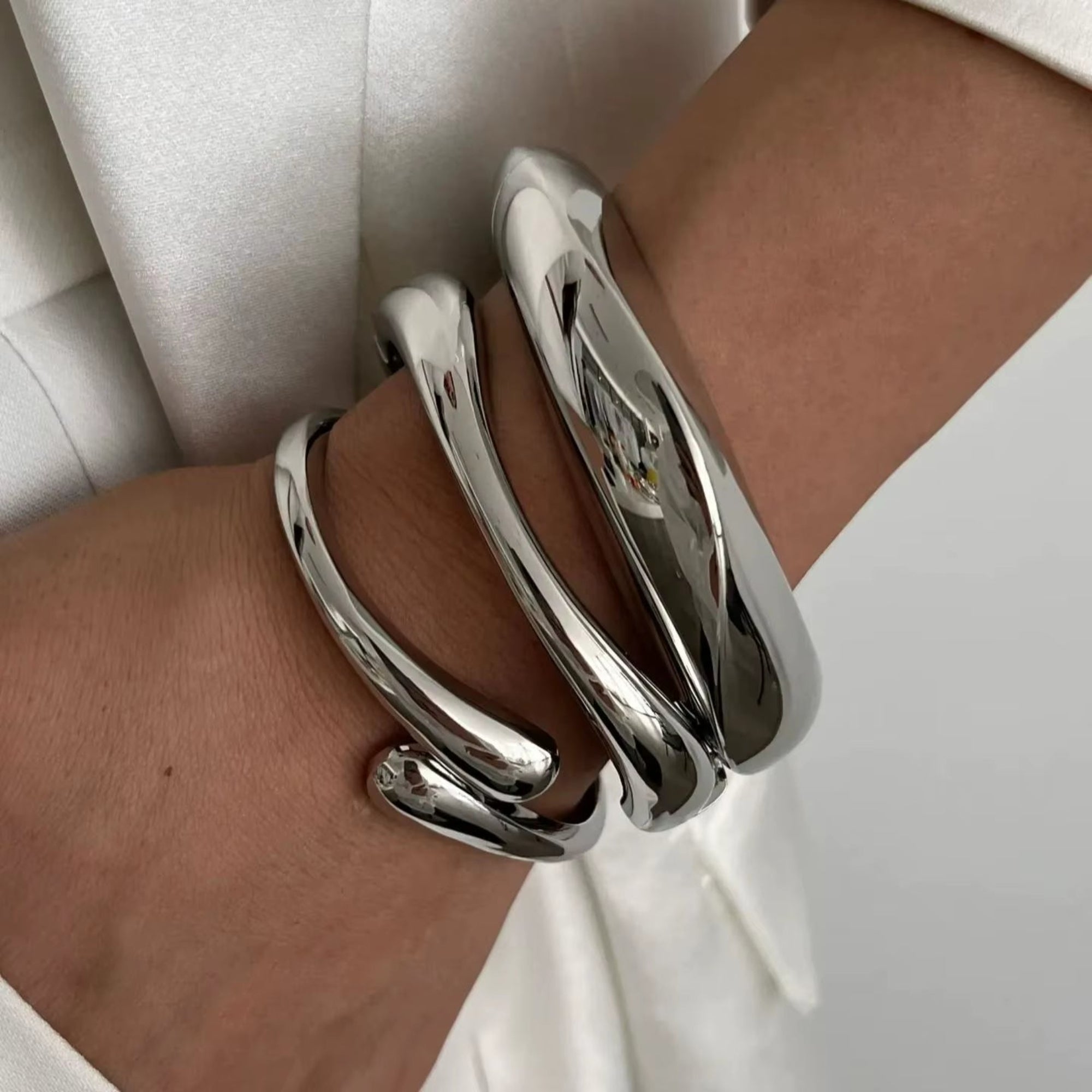 Vintage Vibe Cuff Bangles – Bold Geometry Meets Urban Gold &amp; Silver Shine