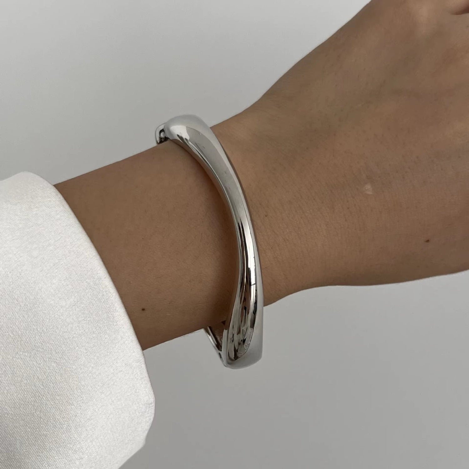 Vintage Vibe Cuff Bangles – Bold Geometry Meets Urban Gold &amp; Silver Shine