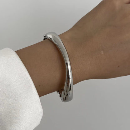 Vintage Vibe Cuff Bangles – Bold Geometry Meets Urban Gold &amp; Silver Shine