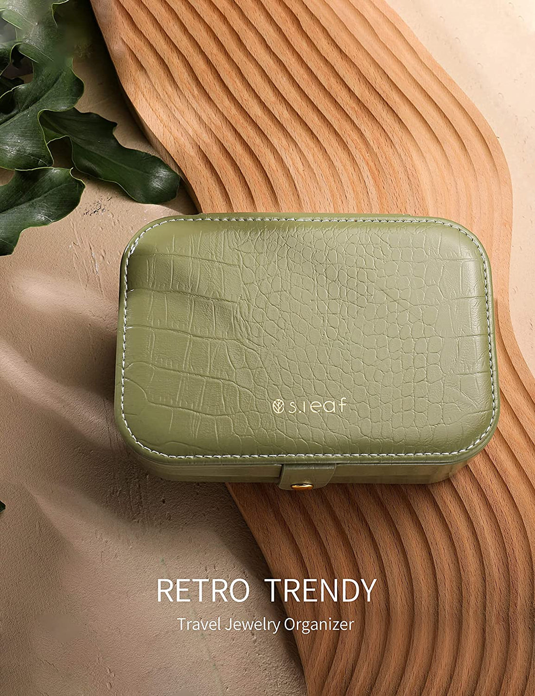 Travel Jewelry Box – Portable Crocodile Avocado Green Case for Women, Large Capacity Organizer (18 Slot)