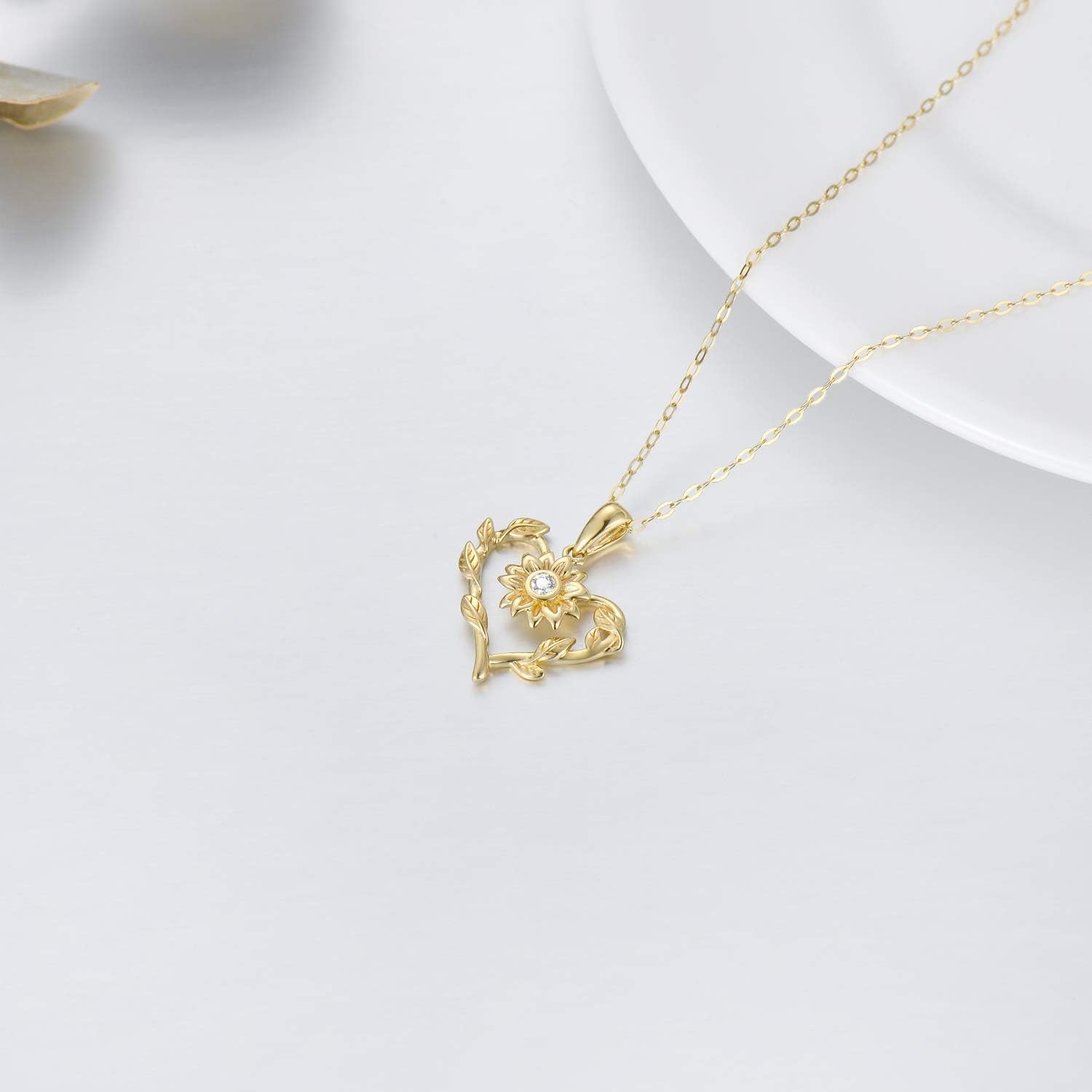 14K Solid Gold Heart-Shaped Pendant Necklace for Women – Elegant Fine Jewelry Gift (Style 3)