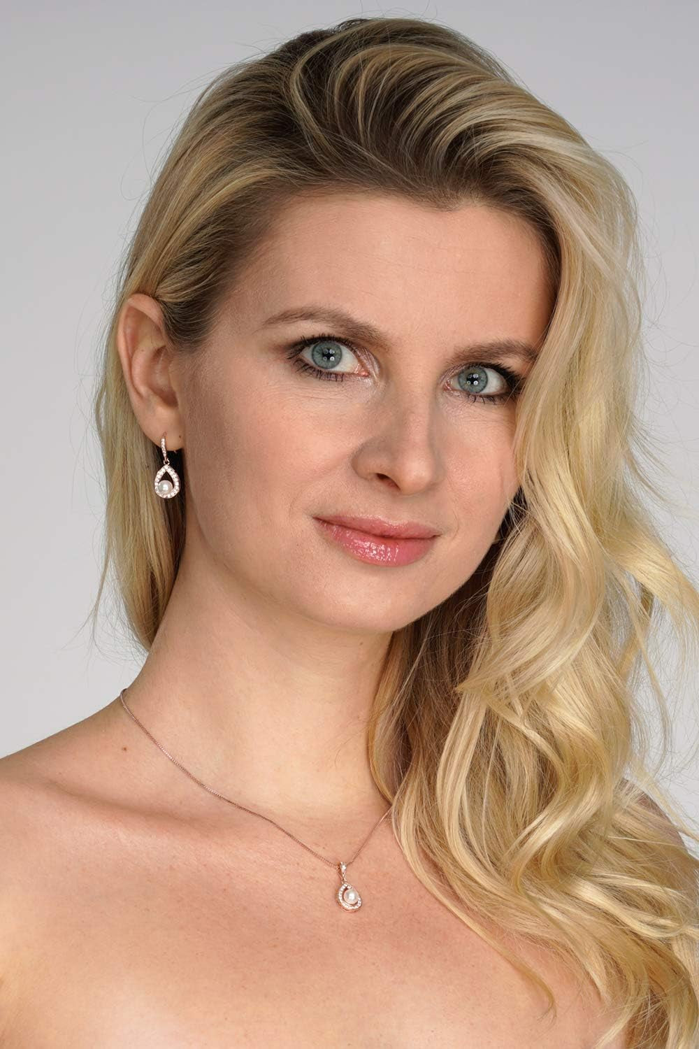 Elegant Pearl Necklace and Drop Earrings Jewelry Set – Classic Wedding Jewelry for Brides, Bridesmaids, or Birthday Gift for Her