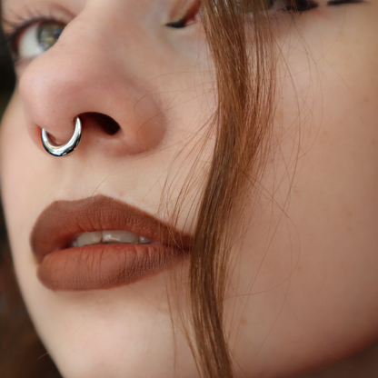 Lunar Bold Septum Clicker – Sculpted Shine for Unapologetic Style